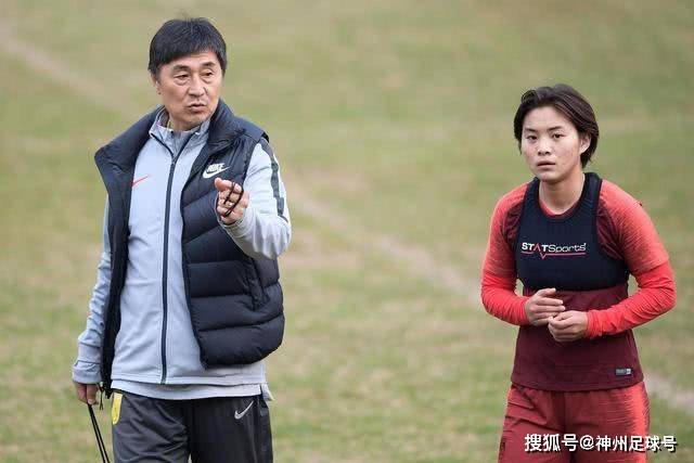 欧冠-弗拉霍维奇破门麦肯尼建功 尤文2-0曼城